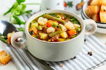 Bouillon de Légumes Simple et Rapide