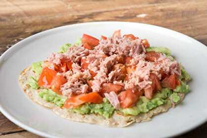 Wraps Avocat, Thon et Tomate : Fraîcheur et Saveur en Quelques Tours de Main