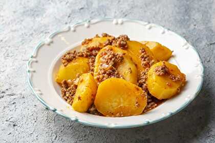 Pommes de Terre à la Viande Hachée en Sauce