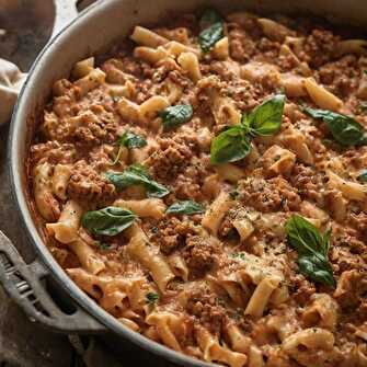 Pâtes Crémeuses Tomate et Viande Hachée